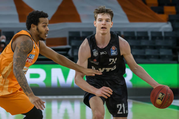 很多人的意 很多人的意